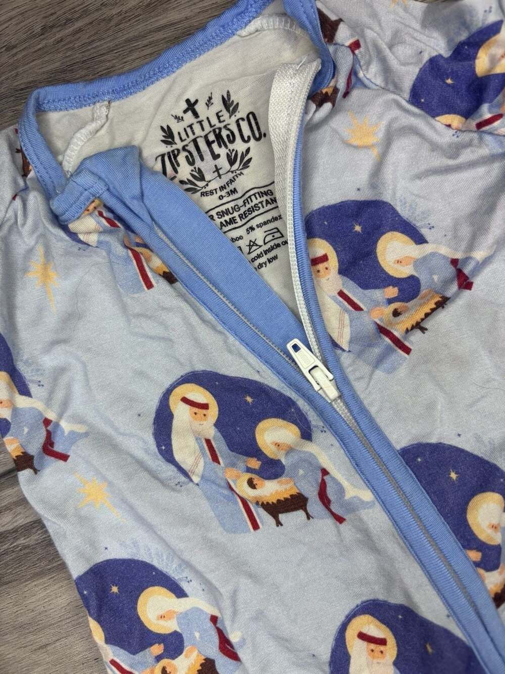 Little Zipsters Co. Nativity Print Bamboo Zipper Footie Pajamas 0-3M - Picture 2 of 2